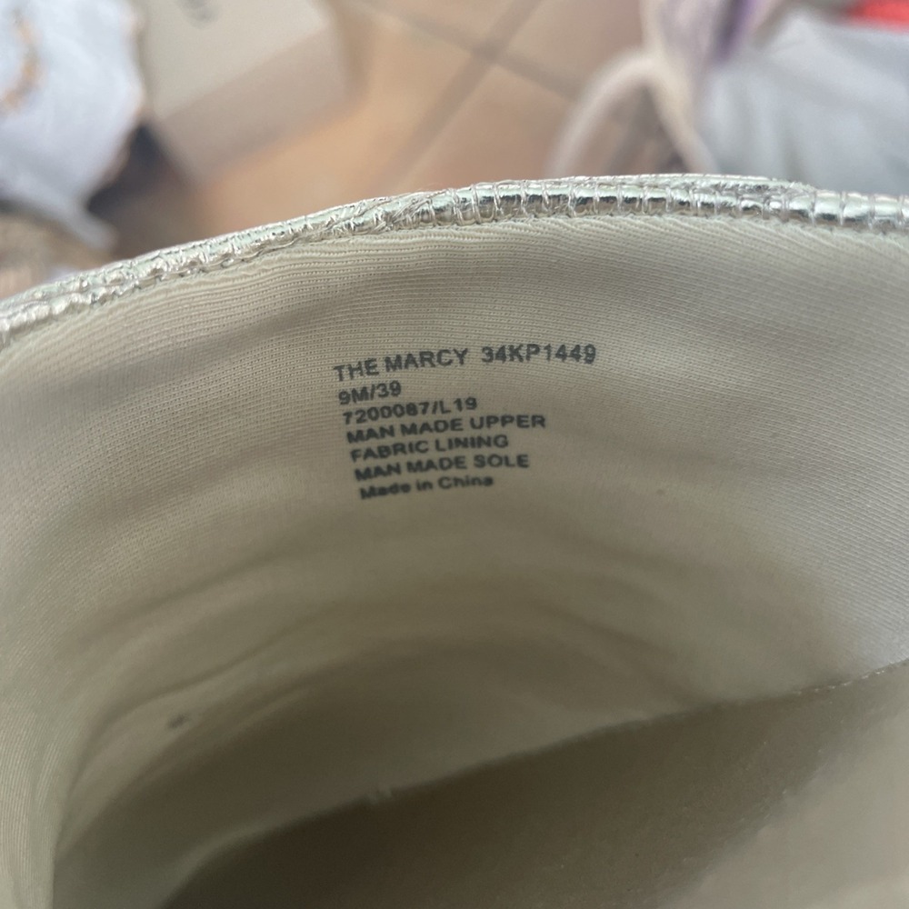 Katy Perry Women's The Busy Bee Slip-On Slide Sandal Gold - Picture 7 of 7